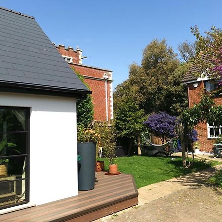 Hastings Casita, 'Little House' Self Contained Garden Lodge, Close To Town And Seafront 外观 照片